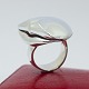 Regitze 
Overgaard for 
Georg Jensen; 
"Heart" ring i 
sterling sølv. 
Dessin nr. 564. 
Sølvring i ...