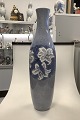 Royal 
Copenhagen 
Unika Vase af 
Cathrine 
Zernichow fra 
8. August 1920
Måler 74cm / 
29.13 inch