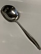 Columbine 
Serveringsske/ 
Kartoffelske 
Sølvplet
Længde 21,2 cm
Produceret på 
Københavns ...