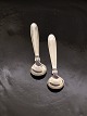 A pair of 
karina silver 
salt spoons 6 
cm. subject no. 
596564
