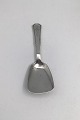 Hans Hansen 
Sølv Arvesølv 
No. 8 
Sukkerskovl 
Måler 11.7 cm 
(4.60 inch)