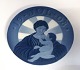 Royal 
Copenhagen. 
Juleplatte 
1908. Mary med 
barnet. 
Diameter 15,5 
cm. ( 1 
sortering )