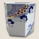 Bing & 
Gröndahl, 
Blaues Prisma, 
Vase / Krug Nr. 
1817/5471, 10 
cm hoch, 10 cm 
Durchmesser, 
Design ...