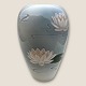 Bing & 
Grøndahl, Vase, 
Åkande motiv 
#6436, 22cm 
høj, 
2.sortering 
*Pæn stand*