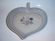 Bing & Grondahl 
Demeter, 
(Cornflower)
Cake plate
Decoration 
number 199
Size 20,5 x 
23,5 ...