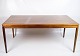 Spisebord med 
udtræk, udført 
i palisander 
med to 
tillægsplader, 
designet af 
Johannes 
Andersen i ...