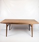 Evermore 
spisebord, 
designet af 
Arne 
Hovmand-Olsen i 
1955 og 
fremstillet af 
Warm Nordic, er 
...