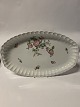 Oval Dish with 
Flowers.
Dimensions: 42 
X 26.5 cm.