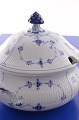 Blåmalet Bing & 
Grøndahl 
porcelæn. B&G 
Musselmalet. 
Suppeterrin, 
diameter uden 
hanke 23,7 cm. 
...