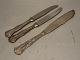 
Muslingemønster 
Italiensk ? 
eller Tysk ? 
800 ARG	 
	Stk.	á	 
Kniv med super 
Inox stålblad 
23,2 ...