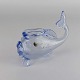 Vase i lyseblå 
glas med motiv 
af en fisk med 
store læber
Producent 
Trelleborg ...