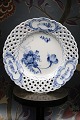 Royal 
Copenhagen, 
Blue Flower 
curved plate / 
dish with 
pierced edge. 
Dia.: 25cm. 
Decoration ...