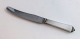 Georg Jensen. 
Sølvbestik 
(925). 
Pyramide. 
Frugtkniv. 
Længde 16,5 cm.
