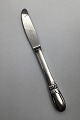 Evald Nielsen 
Sterling Sølv 
No 16 
Middagskniv 
Måler 22.4 cm 
(8.81 inch)