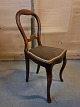 Stol i massivt 
bøgetræ, fra 
1920erne.
Den har 
brugsspor.
Ryghøjde 85cm 
Sædehøjde 45cm