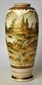 Fantastsk 
Satsuma vase, 
1862 - 1912, 
Japan. Fajance. 
Med utrolige 
hånddekorerede 
bemalinger af 
...