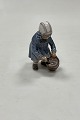 Dahl Jensen 
Figur af Pige 
med Skovl og 
Spand No. 1151
Måler 9,5cm / 
3.74 inch 
Mærket som ...