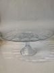 Glas opsats på 
høj fod.
Højde: 14 cm.
Diameter: 32 
cm.
Pæn og 
velholdt stand.