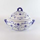 Rund terrin med 
låg i porcelæn 
fra stellet 
Sommerfugl
Produceret af 
Bing og ...