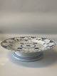 Blue Fluted Full Lace Cake Dish on Low Foot.
Dimensions: Ø 23 X H 5.5 cm.