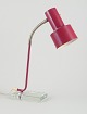 Svensk 
designer.
Retro 
bordlampe i 
rødlakeret 
metal på ...