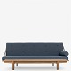 H: 80 cm
B: 85 cm
L: 202 cm
Siddehøjde: 40 
cm
Original 
stand. Kan have 
brugsspor.

