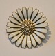Margeritte i 
sterlingsølv, 
A. Michelsen, 
København. 20. 
årh. Stemplet. 
925 s Dia.: 3,2 
cm.