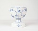 Lille skål på 
fod mærket 
1/2124 fra 
Royal 
Copenhagen. 
Fremstillet i 
porcelæn med 
klassisk ...
