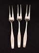 Hans Hansen 
Charlotte 
pålægs gafler 
14,5 cm. 
sterling sølv 
emne nr. 606900 
Lager:3