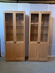 2 Vitrineskabe
 Kr. 6500,-