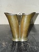 SJÆLDENT SET: 
Dobbelt-løbet 
vase i 
broncepatineret 
diskometal fra 
Just Andersen 
fra omkring ...