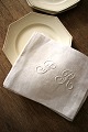 10 lækre , 
gamle fransk 
damask vævet 
linned 
servietter i 
råhvid farve 
med fint 
mønster og flot 
...