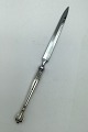 W&S Sørensen 
Sterling Sølv 
Krone Brevkniv 
Måler 23 cm 
(9.05 inch) 
(Brugsspor)