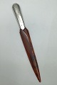Dansk Sølv 
Brevkniv 
(Imiteret Rav) 
Måler 23.5 cm 
(9.25 inch)