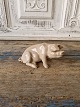 B&G figur - 
siddende gris 
No. 1582, 1. 
sortering
Højde 6,5 cm.
Design: Dahl 
Jensen 
