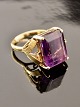 8 karat 
guldring med 
ametyst 1,5 x 
1,2 cm. 
størrelse 59 
stemplet 8 kt. 
emne nr. 608068