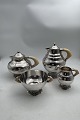 Georg Jensen 
Sølv Thekande, 
Kaffekande, 
Flødekande og 
Sukkerskål No. 
43 og 188
Består ...