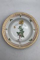 Royal 
Copenhagen 
Flora Danica 
Frugt tallerken 
No. 20/3590
Måler 14.5 cm 
(5.70 inch) 1. 
...