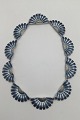 Georg Jensen 
Sterling Sølv 
Daisy Halskæde 
(Blå) Måler 
44.5 cm (17.52 
inch)(Str M/L) 
Vægt 89.72 ...