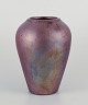 Jens Petersen 
(1890-1956), 
dansk 
keramiker.
Stor unikavase 
i blank 
lustreglasur. 
...