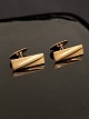 8 karat guld 
manchetknapper 
L. 2,5 cm. 
stemplet BH for 
juveler B Hertz 
København emne 
nr. 609339