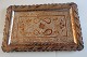 Messing bakke / 
plakette
H: 20cm  
B: 30,5cm
Håndpunslet
I meget flot 
stand (vi har 
med ...