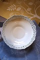 Antik Royal 
Copenhagen skål 
i Hvid 
Helblonde fra 
år 1870-90.
H: 8,5cm. 
Dia.: 28,5cm. 
Skålen har ...
