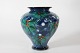 Herman A. 
Kähler
Omvendt 
balusterformet 
vase 
m/floral 
dekoration i 
blank 
flerfarvet ...