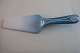 Kagespade af 
porcelæn
Håndmalet
L: 25cm
Flot stand
Varenr.: 
KL1005