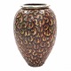 Stor Per Weiss 
krukke i 
jernglasur med 
ornamentale 
mønstre
Signeret
H: 65cm. D: 
44cm