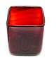 Holmegaard, 
Firkantet Lava 
vase i rødt 
glas med nister 
og bobler som 
lava. Designet 
af Per ...