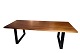 Plankebord/Spisebord 
udført i 
massivt 
(Ovntørret) 
valnød med 
oliebehandlet 
overflade, der 
...