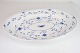 Stort ovalt 
fad, nr. 26, 
fra Bing & 
Grøndahl. 
Udført i 
porcelæn med 
håndmalet 
sommerfuglmotiv, 
...