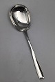 W&S Sørensen 
Sterling Sølv 
Ascot 
Serveringsske 
Måler 23.5 cm 
(9.25 inch)